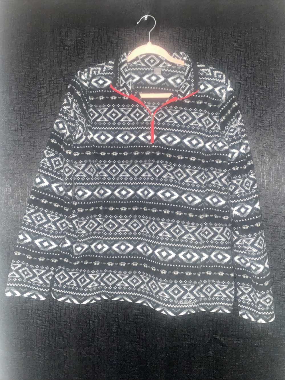 Eddie Bauer - NWOT B&W Half-Zip Sweater with Red Trim size large